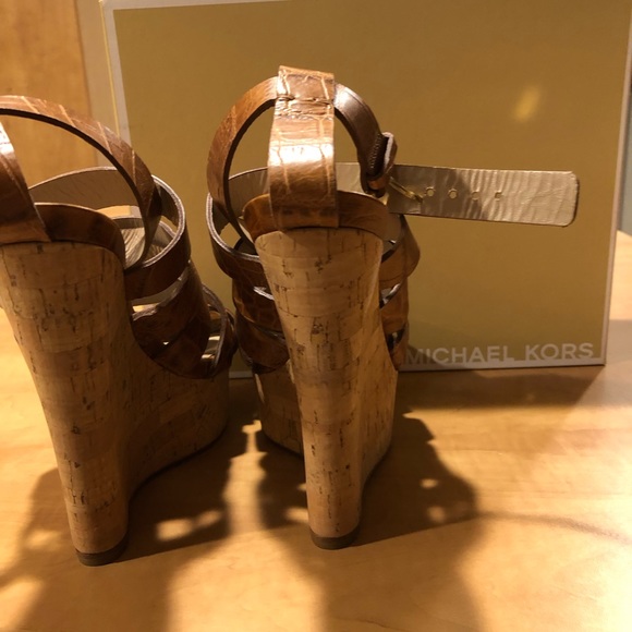 Michael Kors NEW in Box Sz 38 Croc Wedge - Picture 4 of 8